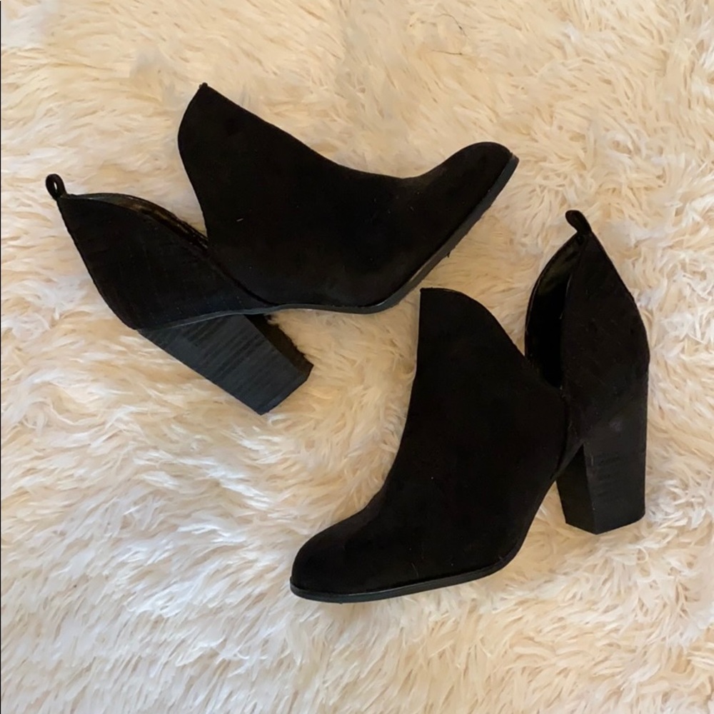 Carlos Santana Cutout Booties NEVER WORN BRAND NEW